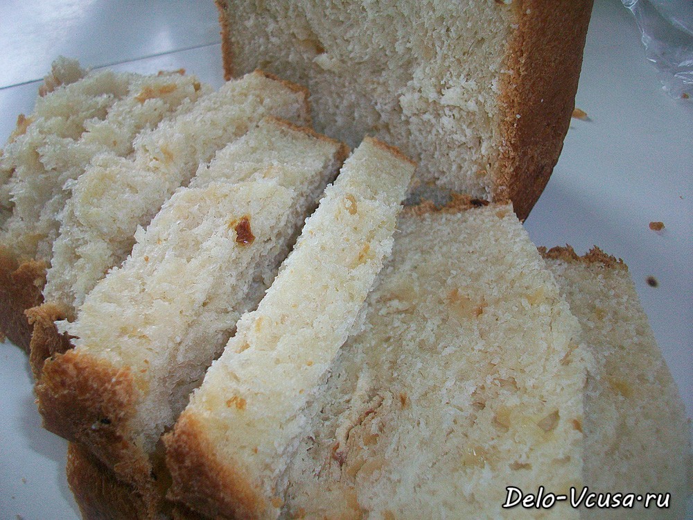 Обложка рецепта Белый хлеб в хлебопечке (луковый)