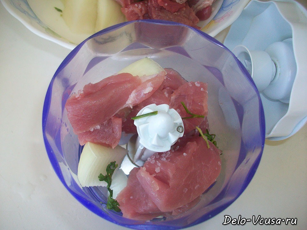 Шаг 2 приготовления Бризоль из мясного фарша с твердым сыром