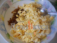 Шаг 9 приготовления Омлет с луком и соевым соусом