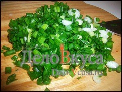 Шаг 2 приготовления Куриные котлеты с кунжутом и зеленым луком