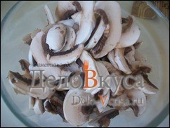 Шаг 7 приготовления Пицца с курицей, шампиньонами и сыром без томатной основы