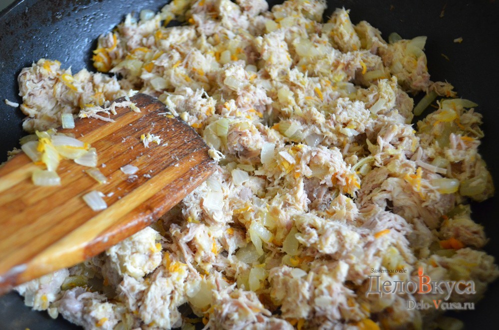 Шаг 5 приготовления Начинка для пирожков из вареного мяса и картошки