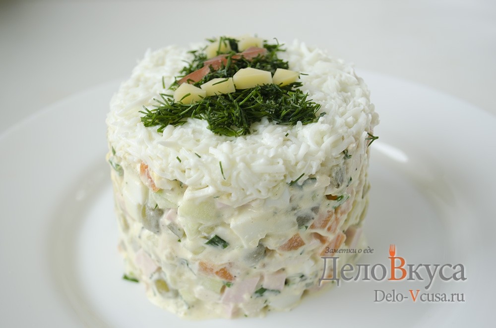 Обложка рецепта Салат Оливье с курицей и колбасой