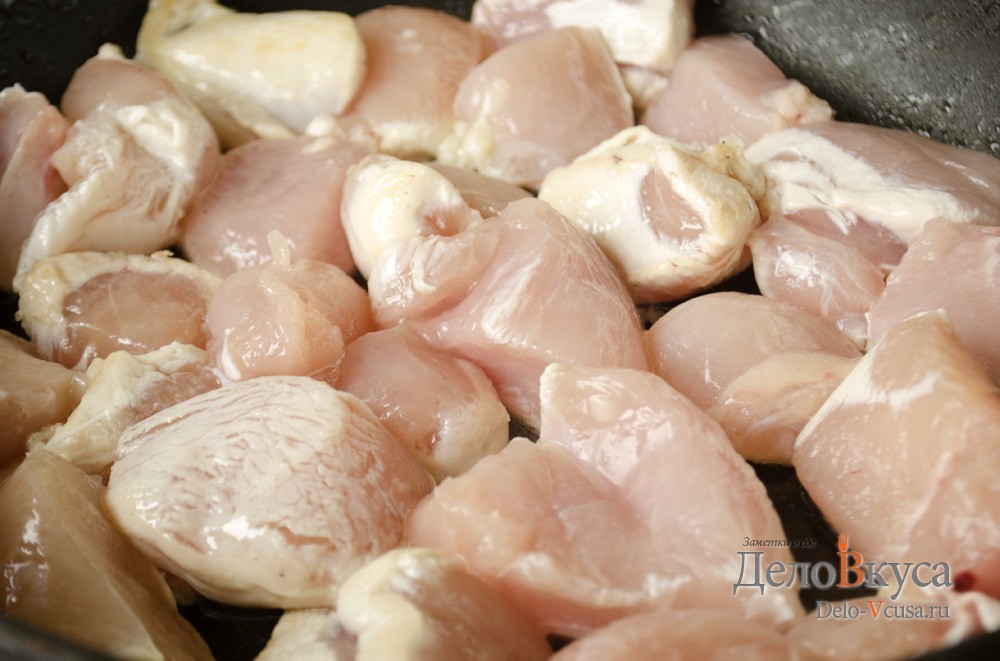 Шаг 3 приготовления Куриное филе в соусе из сметаны