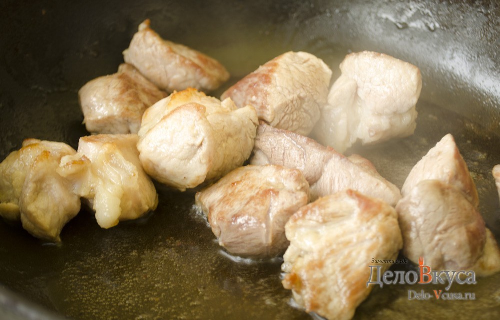 Шаг 3 приготовления Тушеное мясо. Свинина тушеная с луком