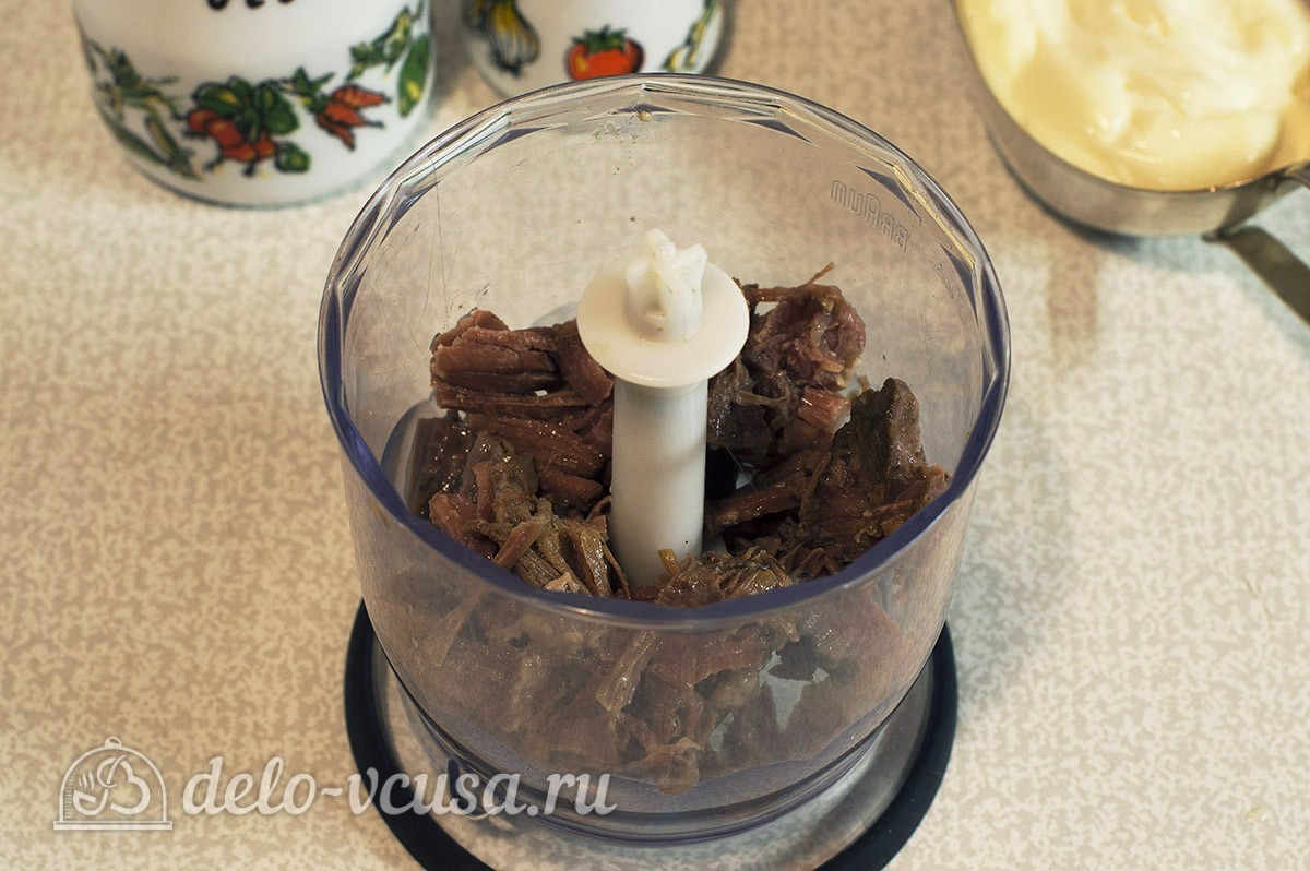 Шаг 1 приготовления Салат с говядиной и яйцом