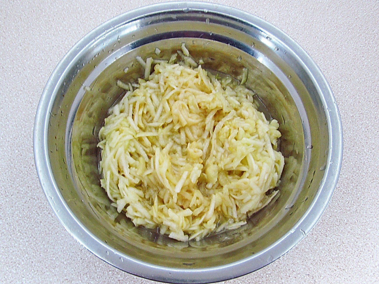 Шаг 12 приготовления Сладкая манная запеканка с грушами