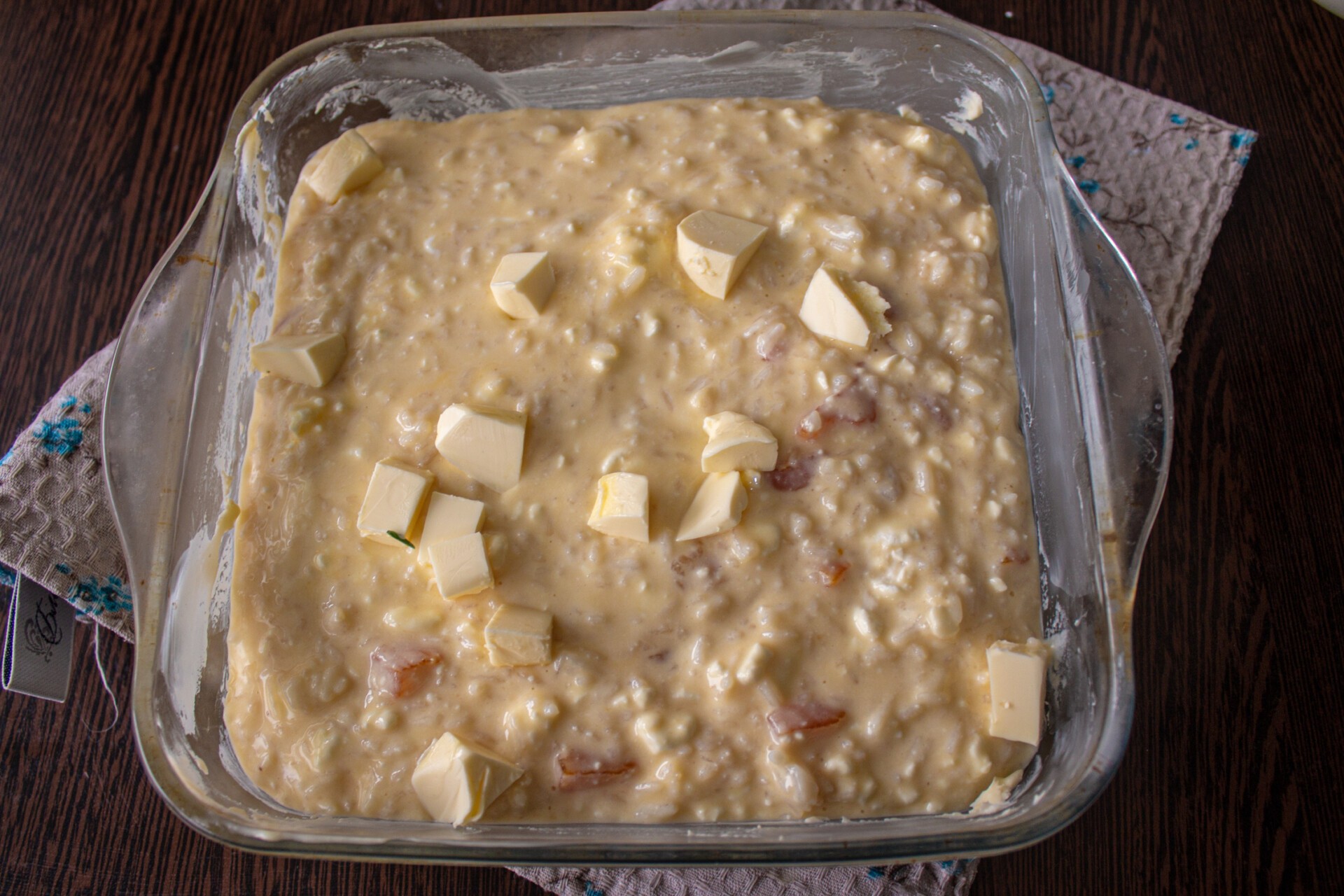 Шаг 5 приготовления Творожная запеканка с рисом и курагой