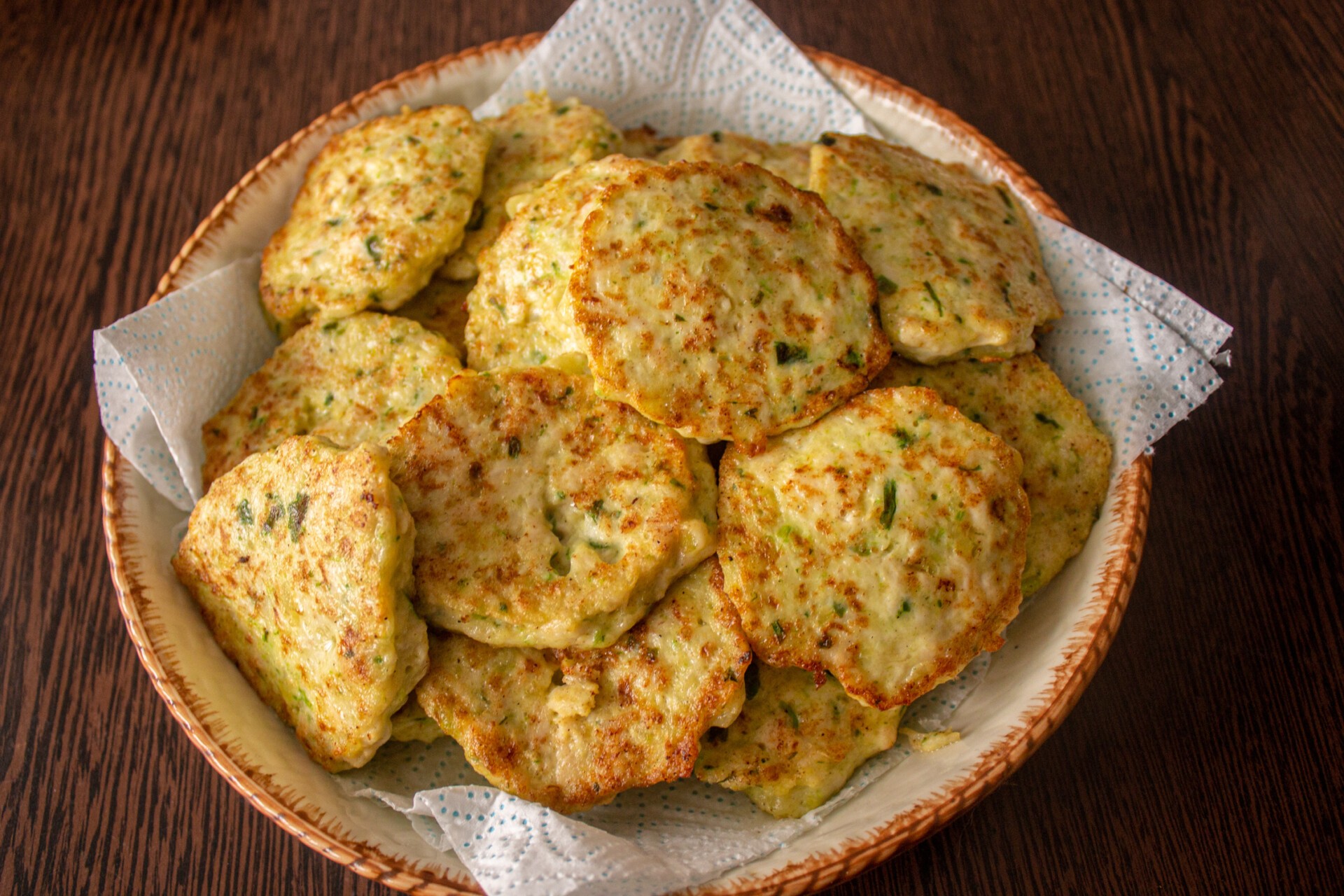 Шаг 9 приготовления Оладьи из курицы с кабачками "Два дня до зарплаты"