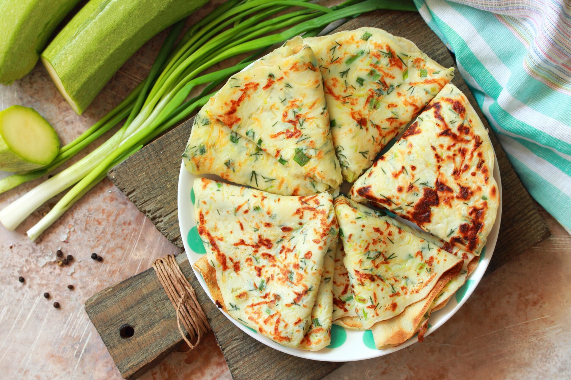 Шаг 11 приготовления Блины из кабачков с сыром и зеленью