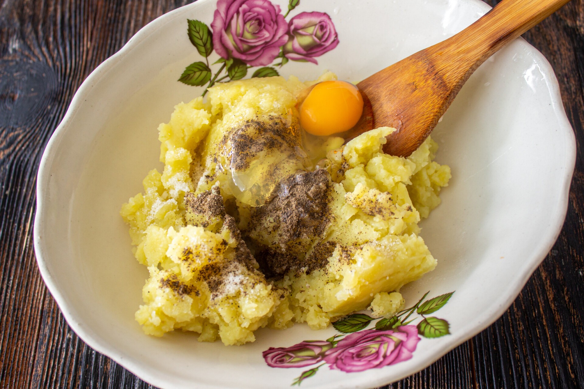 Шаг 3 приготовления Картофельные сконы с сосисками