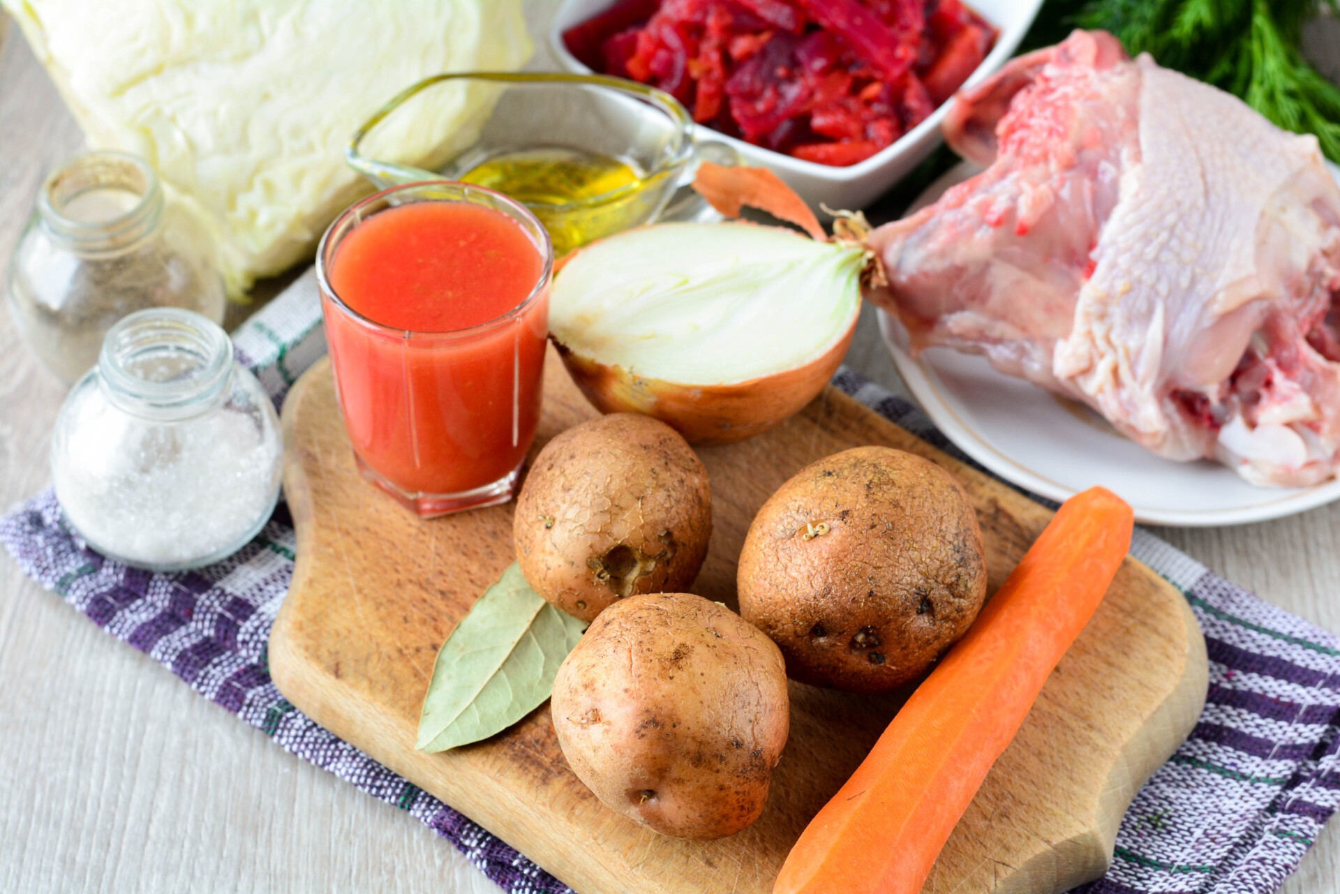 Ингредиенты Борщ с маринованной свеклой и курицей Фото ингредиенты Борщ с маринованной свеклой и курицей