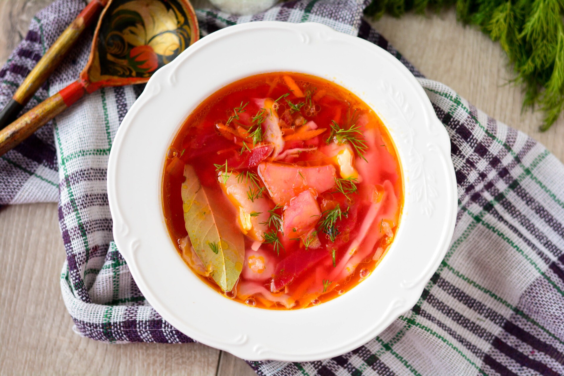 Шаг 11 приготовления Борщ с маринованной свеклой и курицей