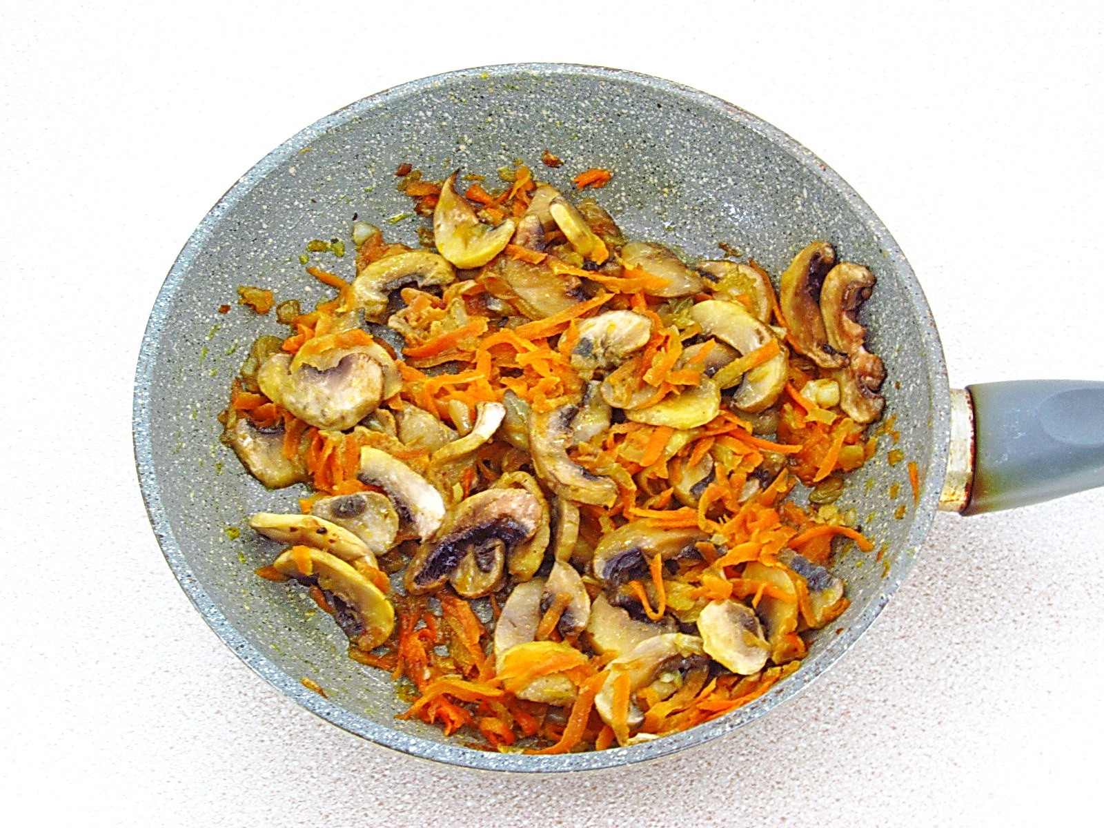 Шаг 14 приготовления Гороховый суп с курицей и шампиньонами