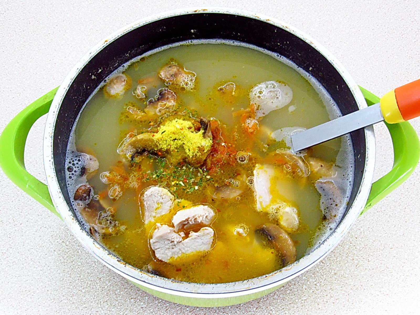 Шаг 15 приготовления Гороховый суп с курицей и шампиньонами