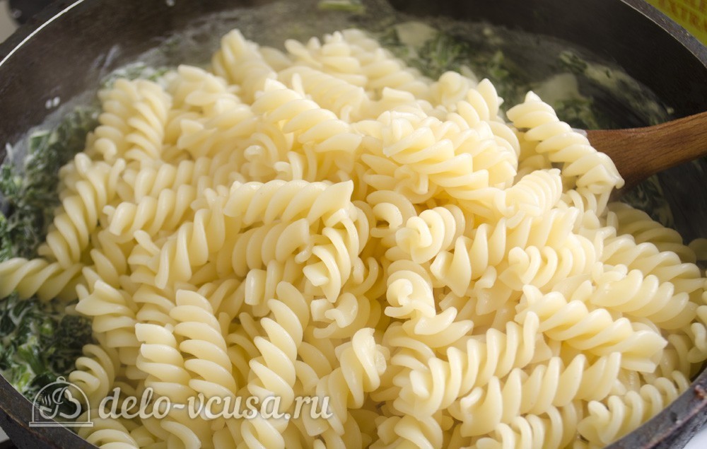 Шаг 10 приготовления Паста со шпинатом и рикоттой (Fusilli agli spinaci e ricotta)