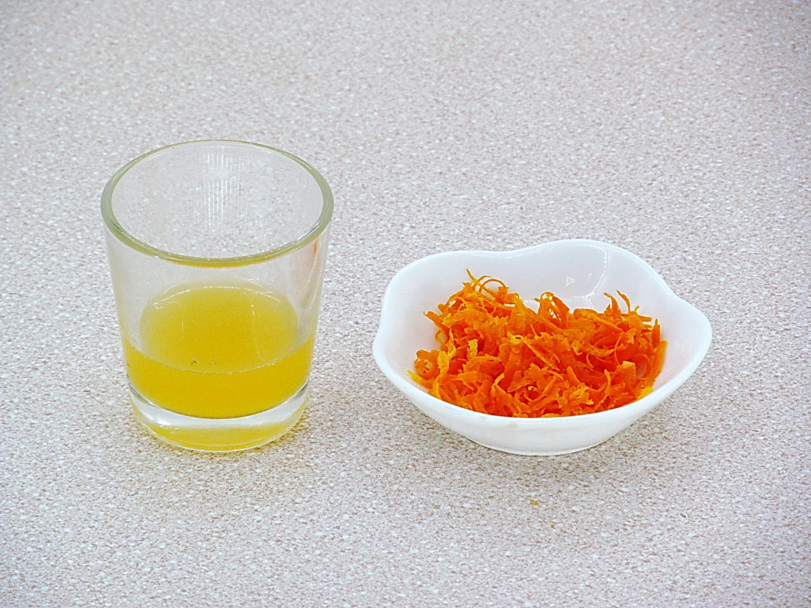 Шаг 1 приготовления Морковный кулич с апельсином