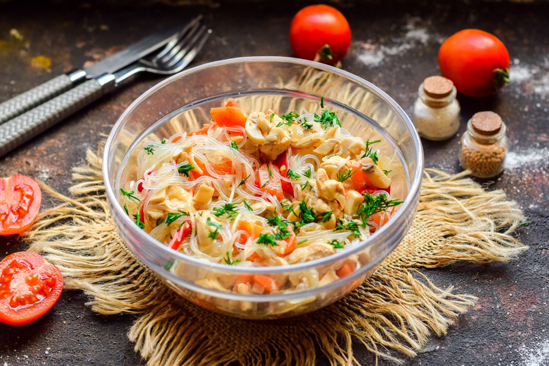 Обложка рецепта Фунчоза с курицей, грибами и овощами