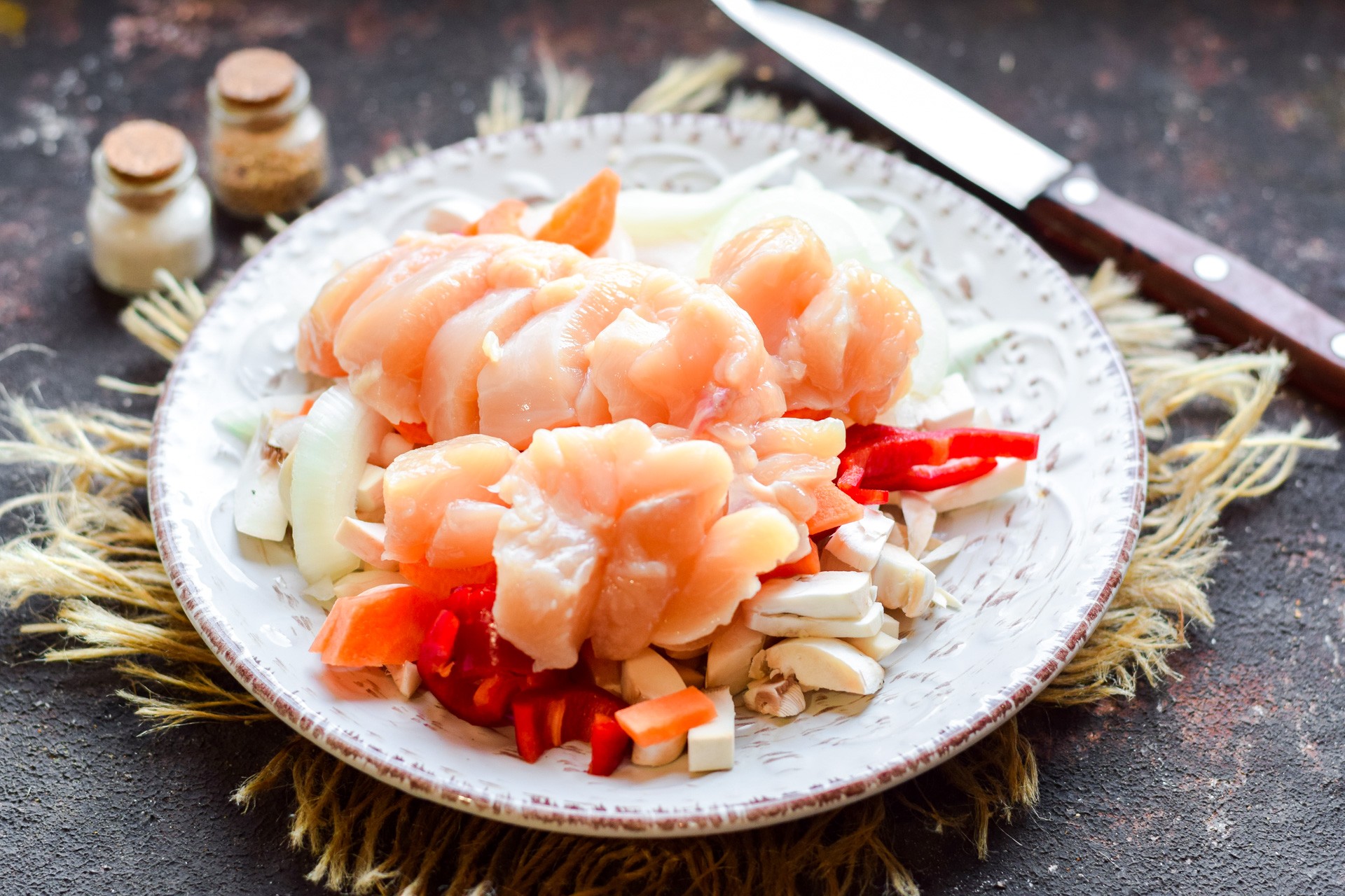 Шаг 4 приготовления Фунчоза с курицей, грибами и овощами