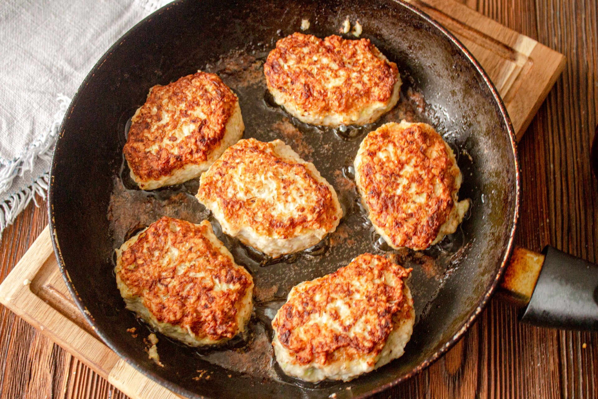 Шаг 8 приготовления Куриные котлеты с капустой и овсяными хлопьями