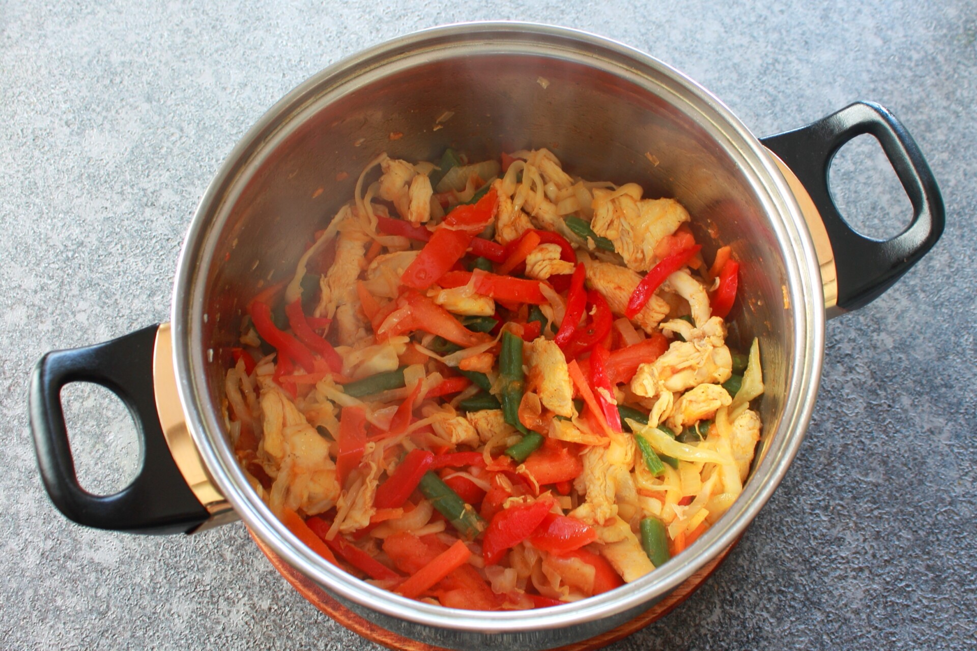 Шаг 9 приготовления Тибетский суп Тхукпа с курицей