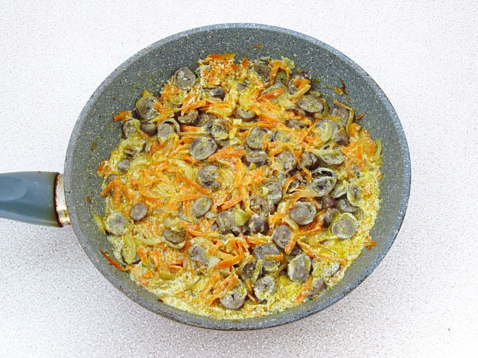 Шаг 13 приготовления Куриные сердечки в медово-соевом соусе