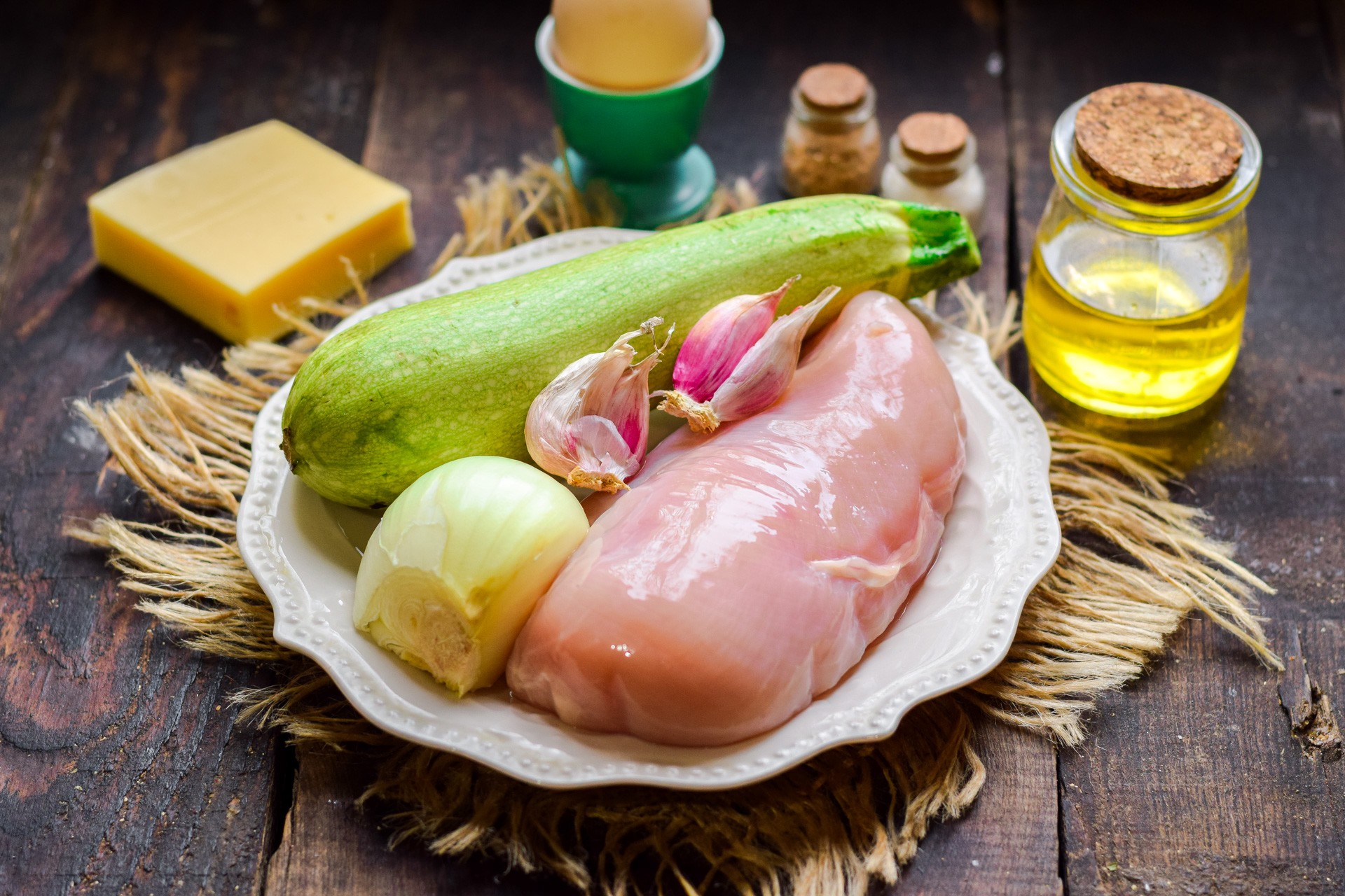 Ингредиенты Куриные котлеты с кабачком и сыром в духовке Фото ингредиенты Куриные котлеты с кабачком и сыром в духовке