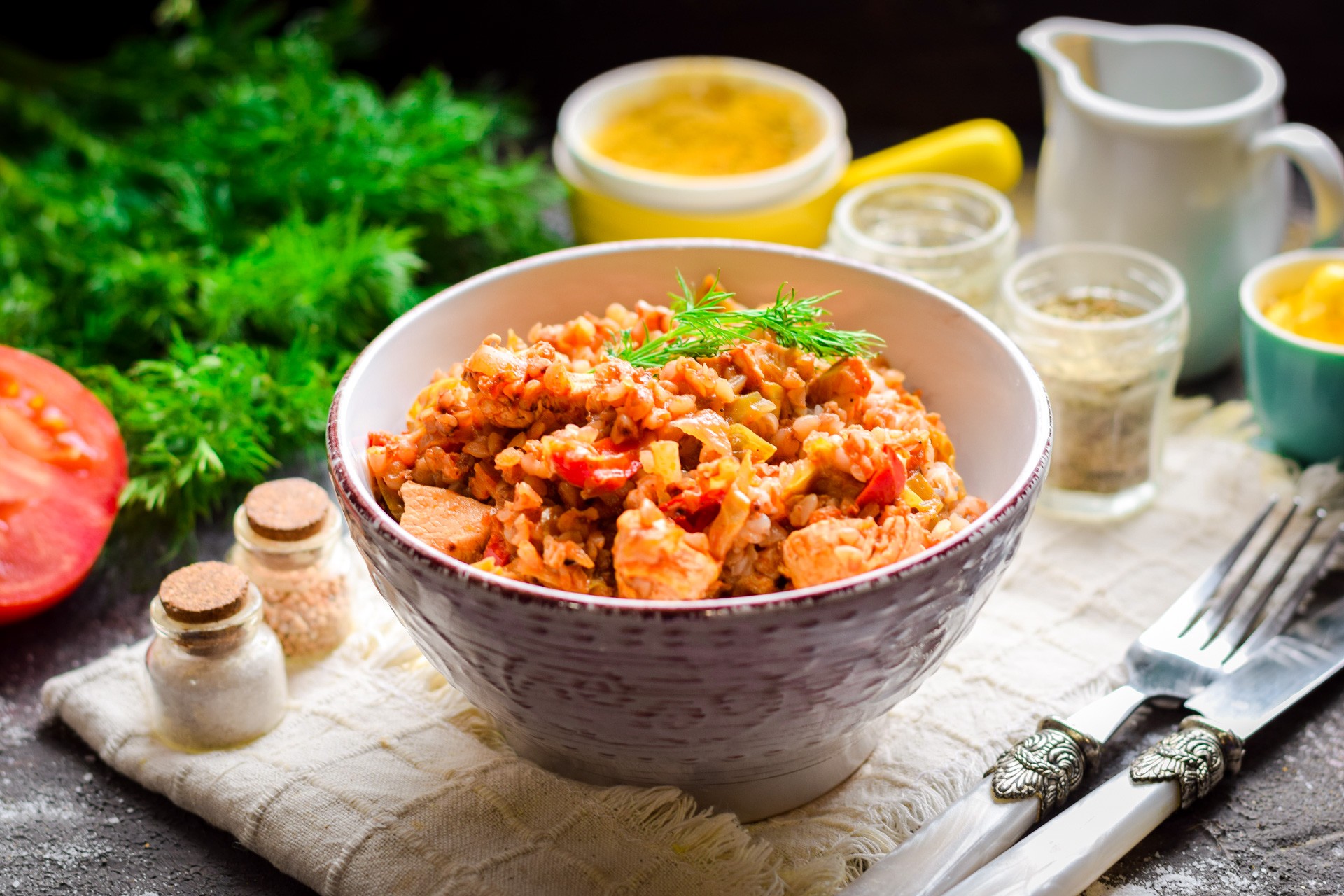 Шаг 8 приготовления Гречка с курицей, капустой и перцем в духовке