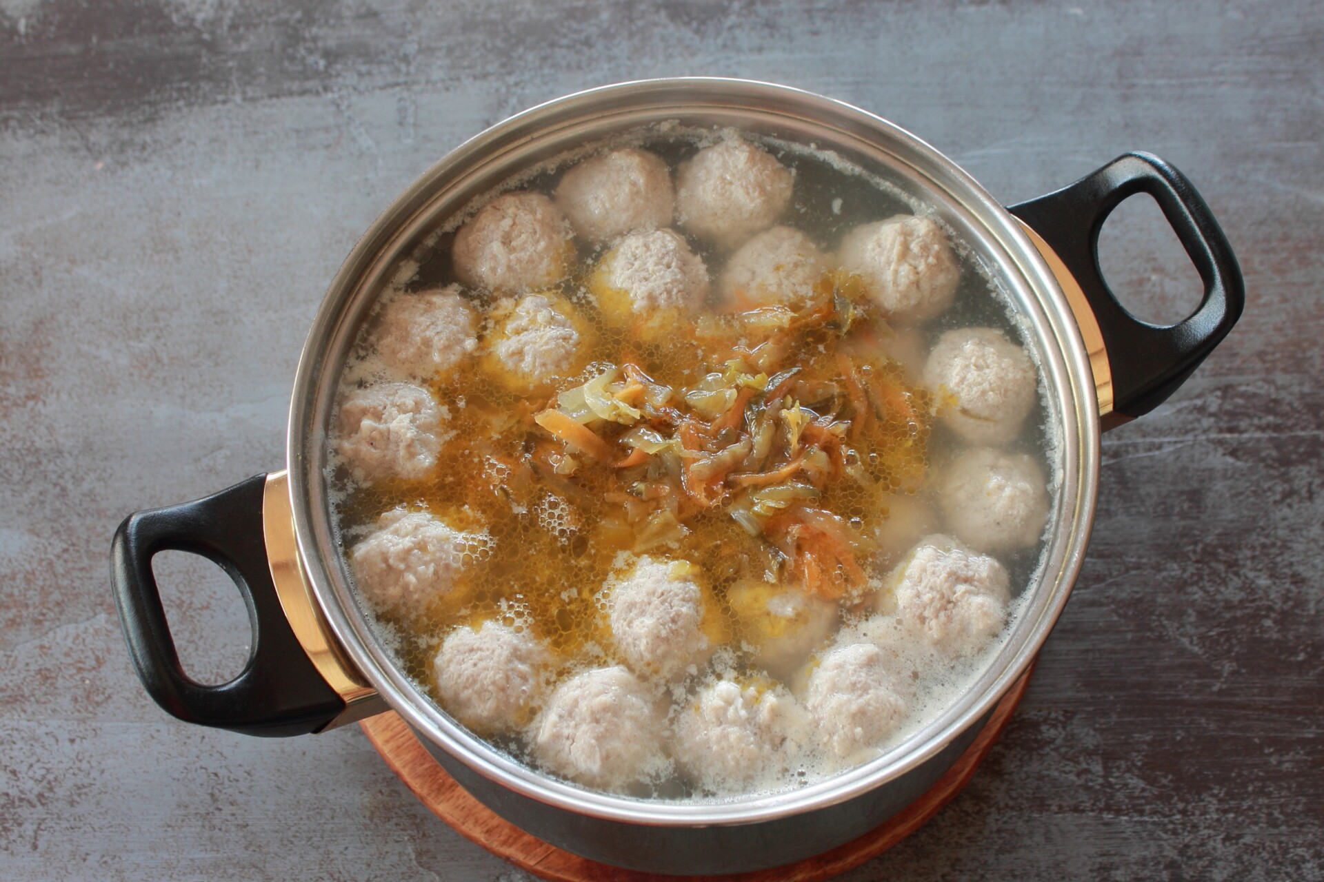 Шаг 9 приготовления Рассольник с булгуром и фрикадельками