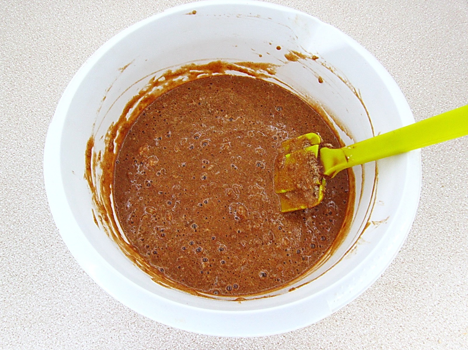 Шаг 10 приготовления Шоколадно-овсяная запеканка с орехами