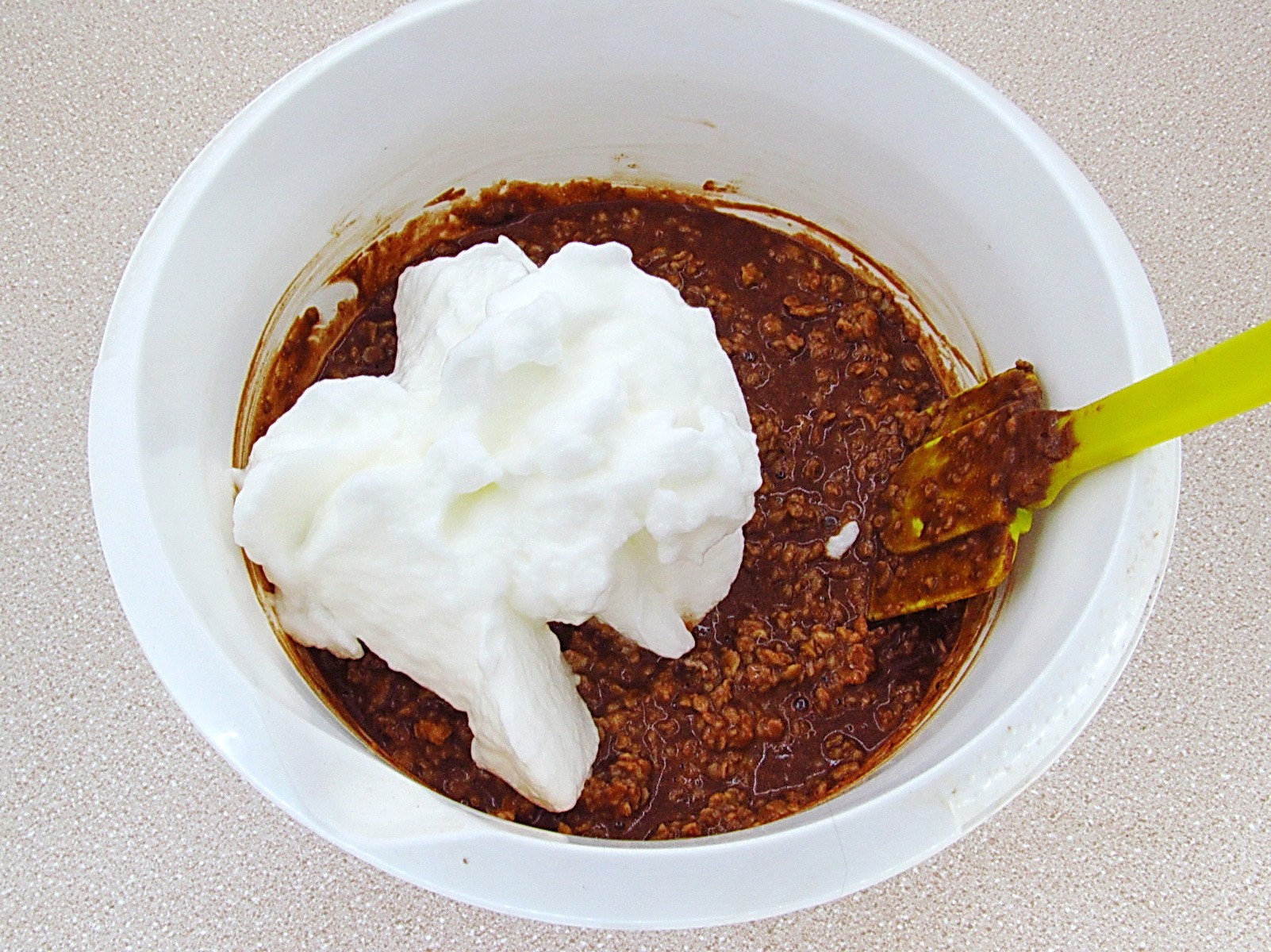 Шаг 9 приготовления Шоколадно-овсяная запеканка с орехами