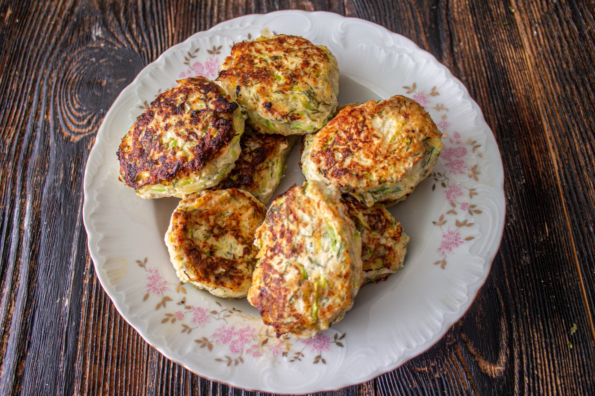 Шаг 9 приготовления Куриные котлеты "Антикризисные" с кабачком и картошкой