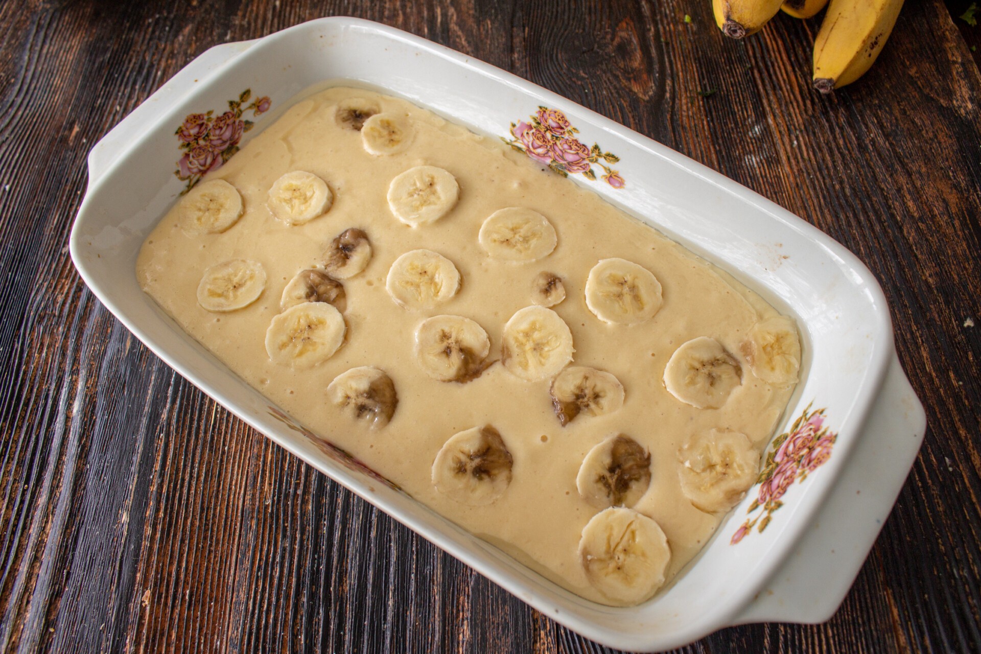 Шаг 8 приготовления Манник с клубникой и бананом