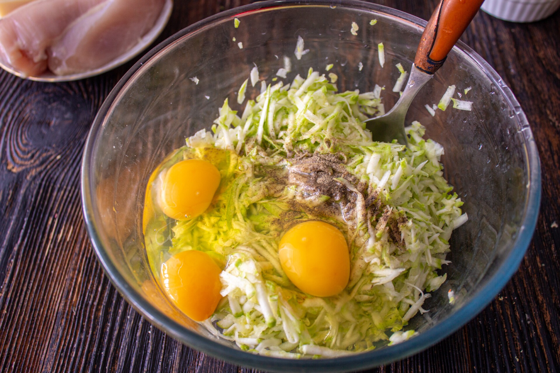 Шаг 2 приготовления Кабачковая пицца с курицей в духовке