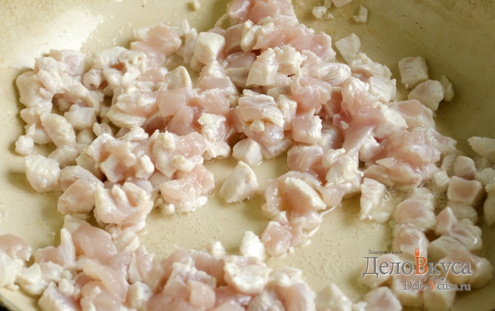 Шаг 4 приготовления Суп из плавленных сырков с шампиньонами и курицей