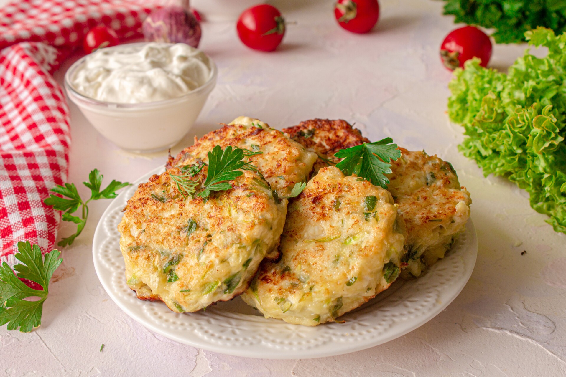Шаг 8 приготовления Сырники с кабачками и зеленью