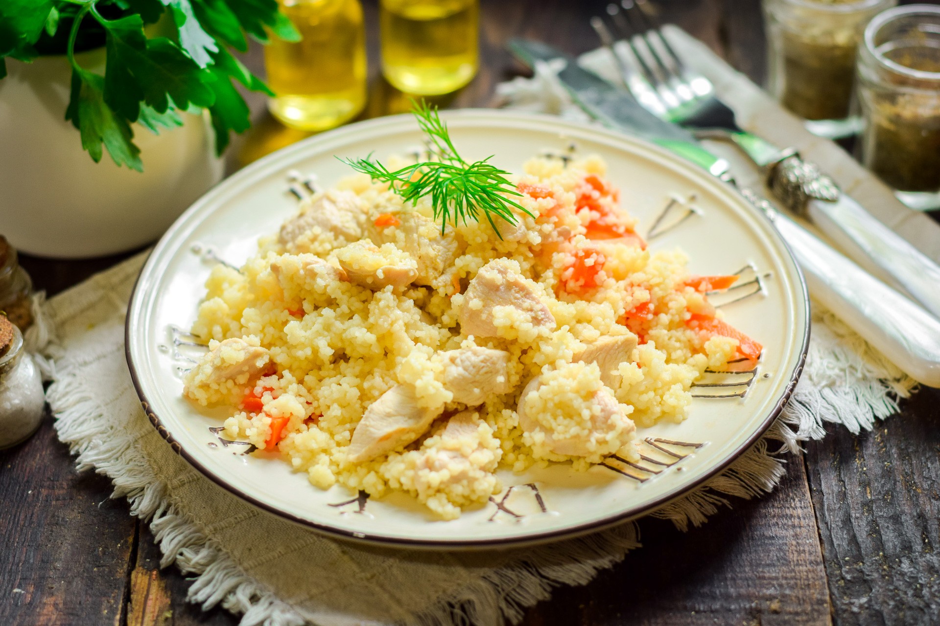 Обложка рецепта Кускус с курицей на сковороде