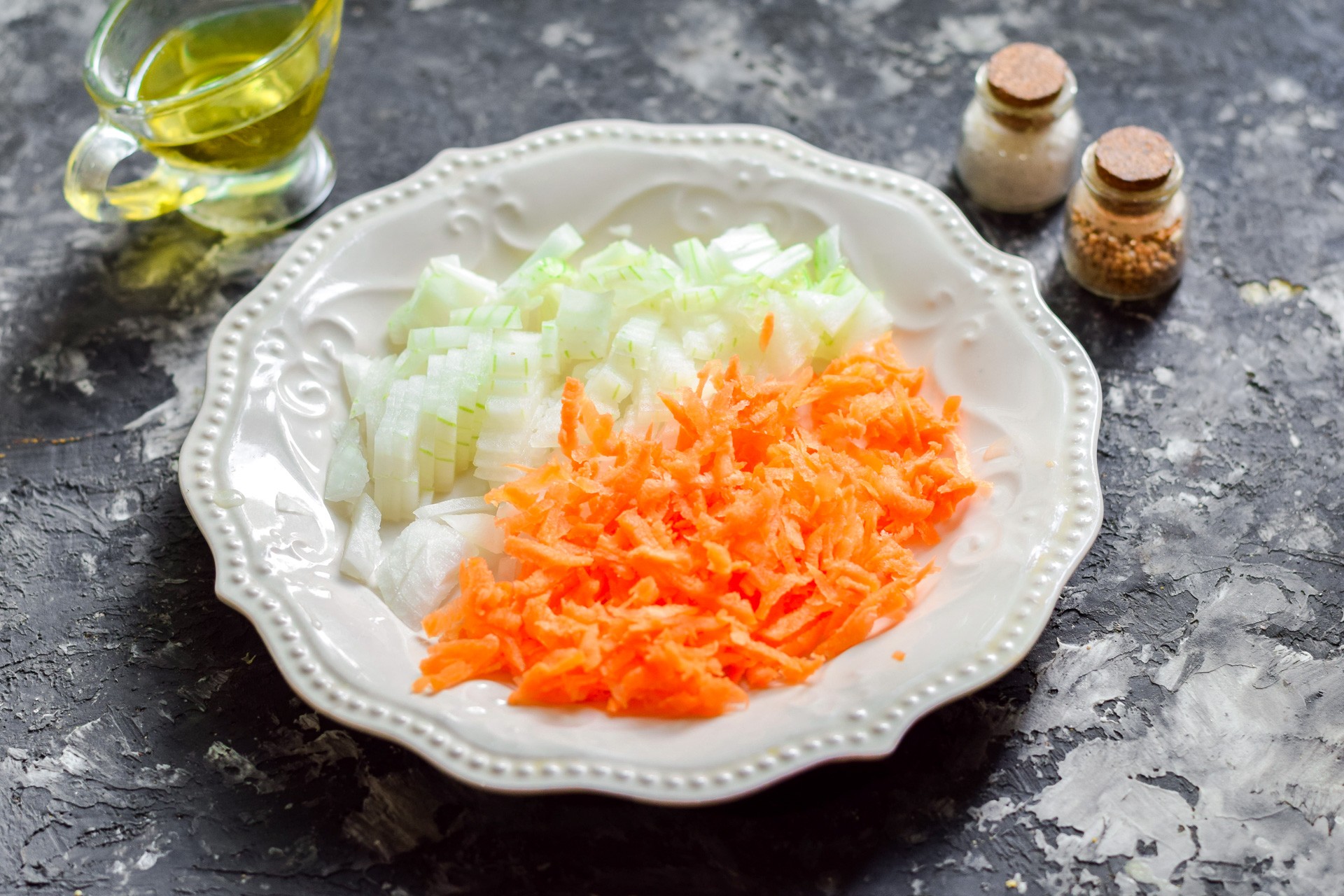 Шаг 1 приготовления Котлеты из кускуса на сковороде