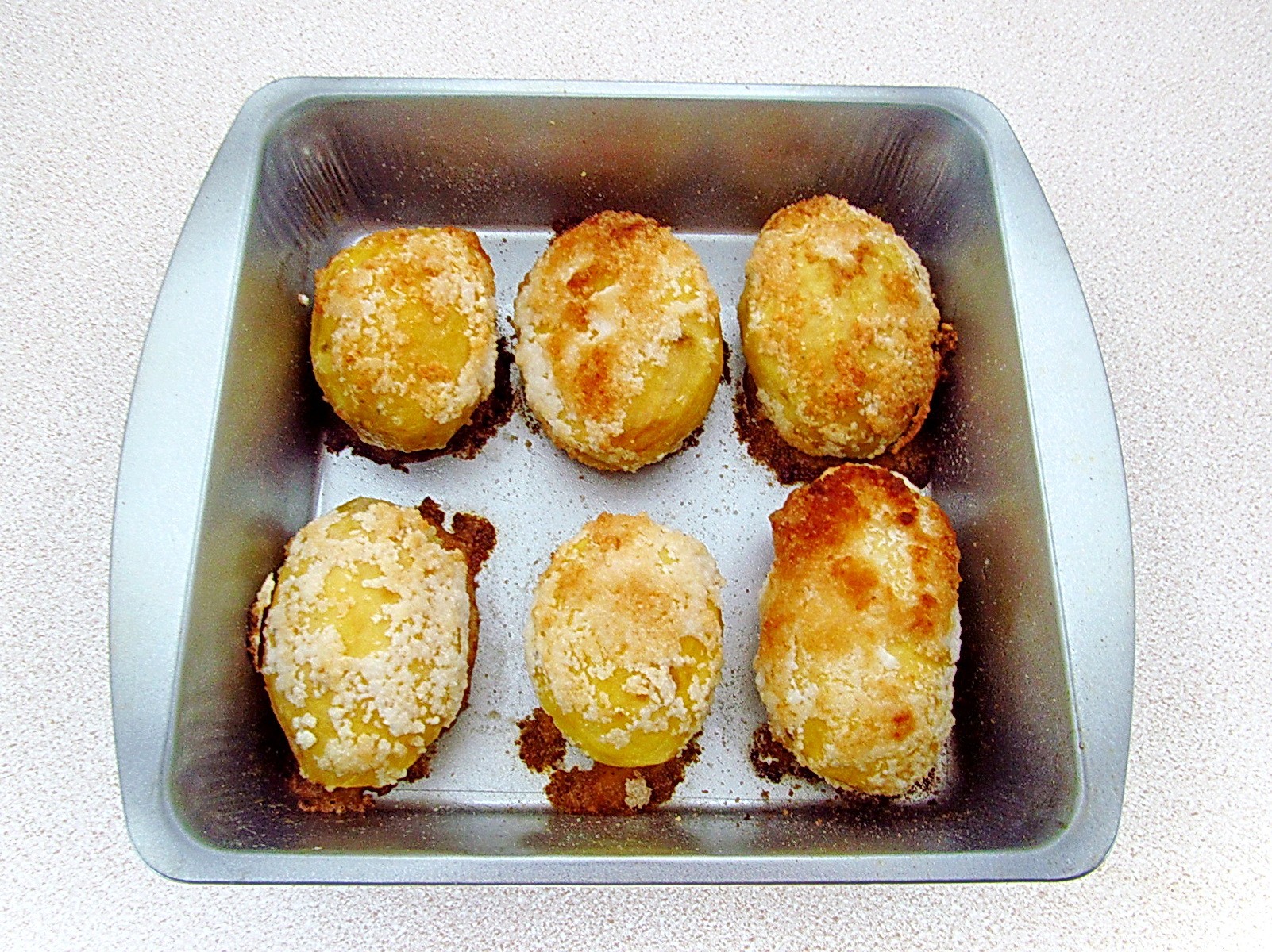 Шаг 5 приготовления Картофель, запечённый в соляной корочке