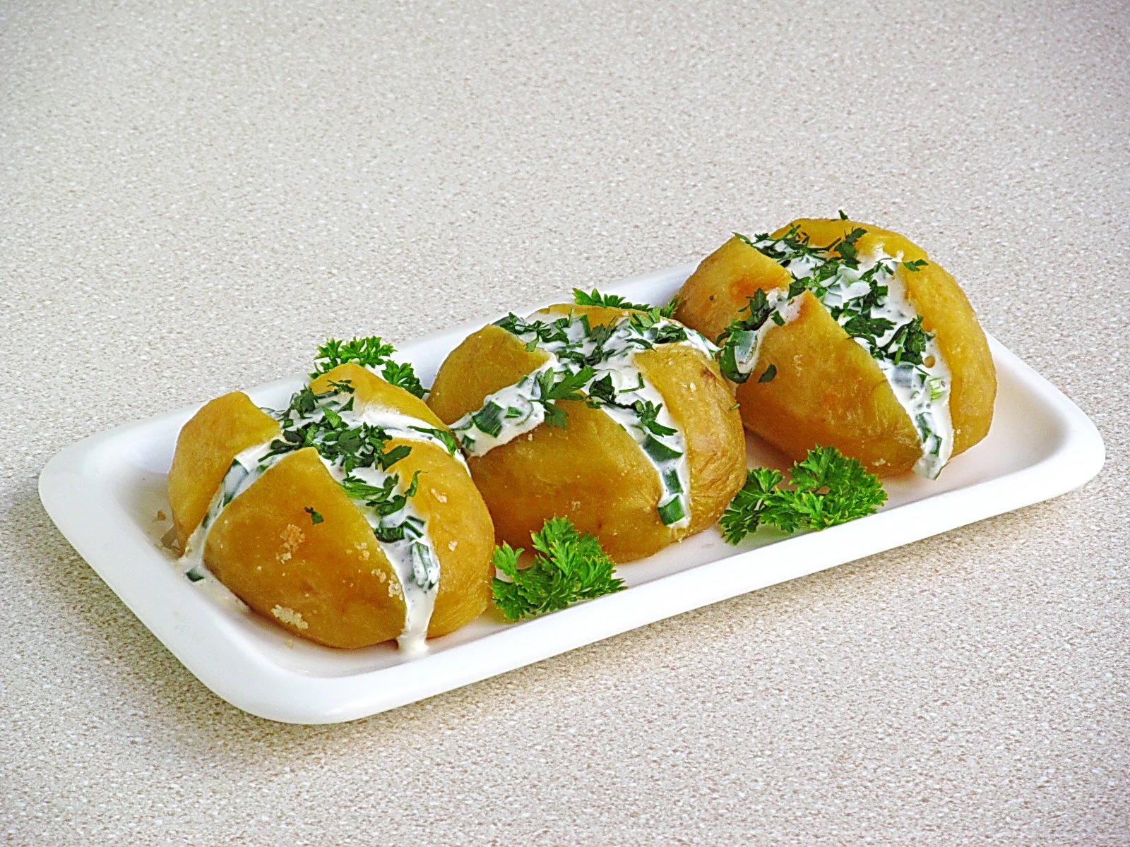 Шаг 8 приготовления Картофель, запечённый в соляной корочке