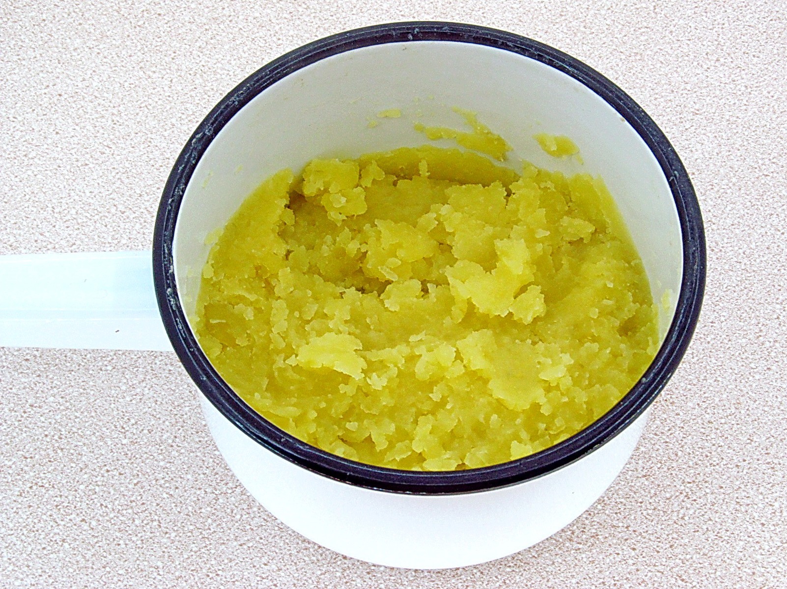 Шаг 13 приготовления Жареные пирожки на кефире с картофелем и куриной печёнкой