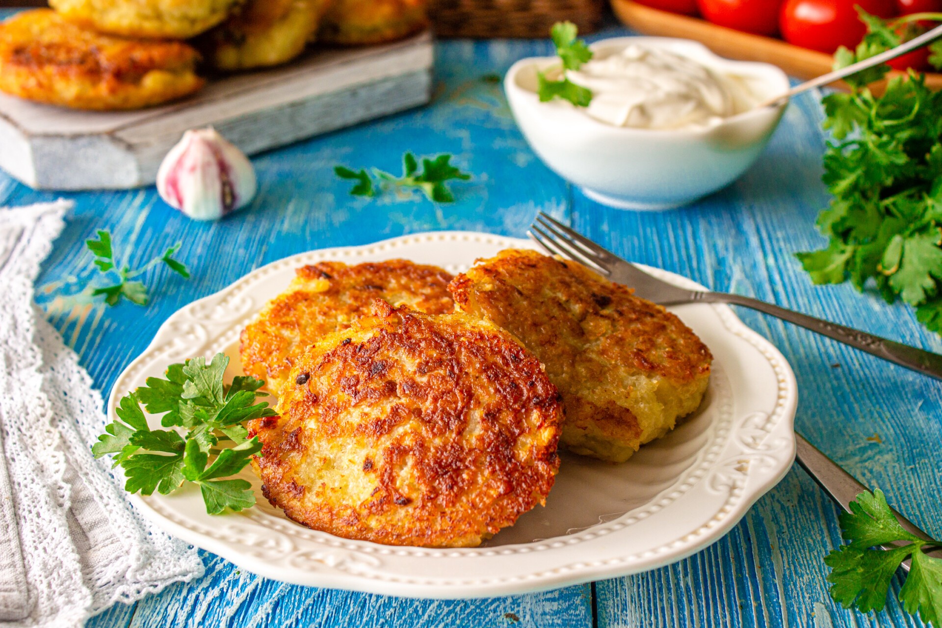 Шаг 10 приготовления Картофельные драники с курицей и грибами