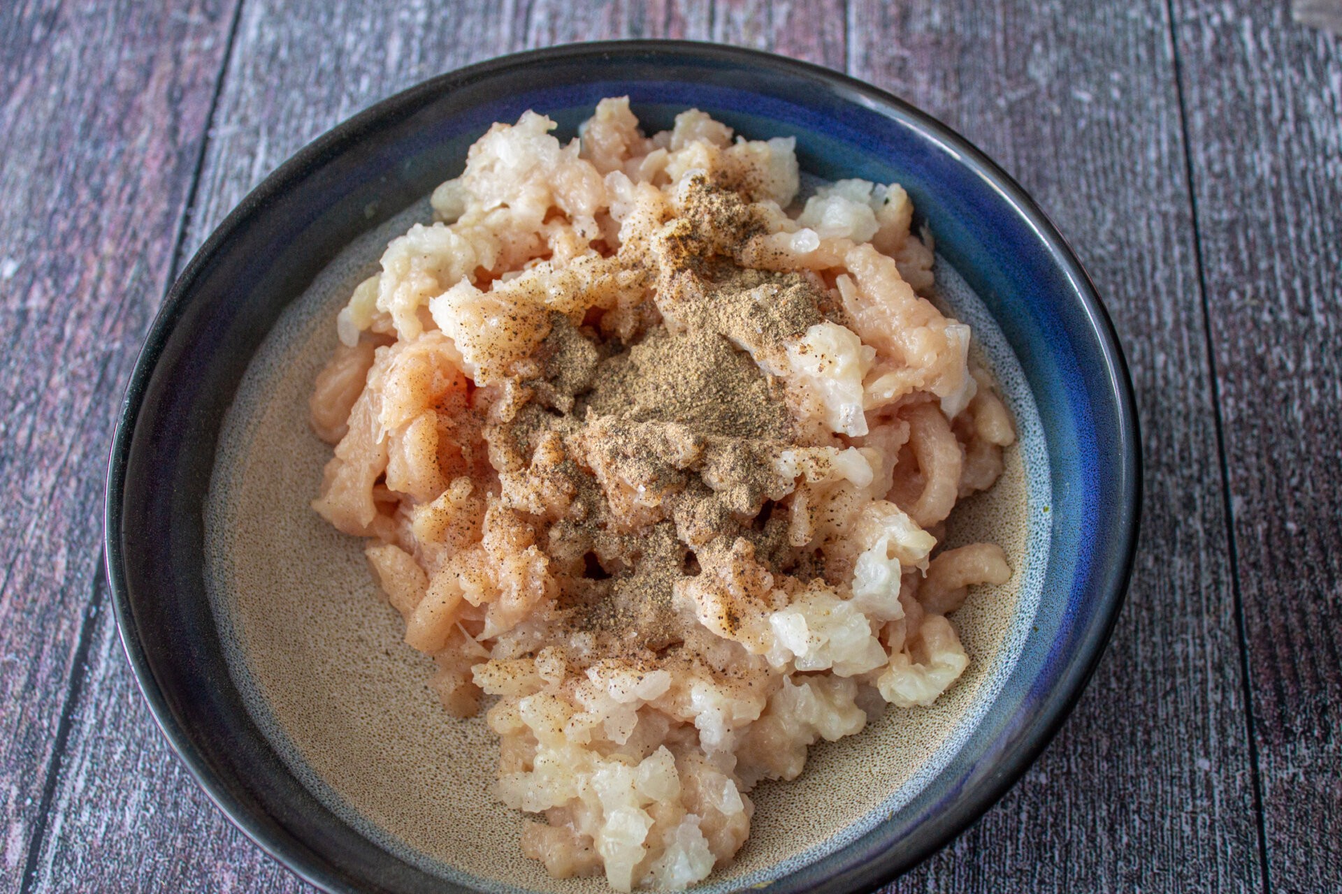 Шаг 2 приготовления Стожки с куриным фаршем на кабачке на скорую руку