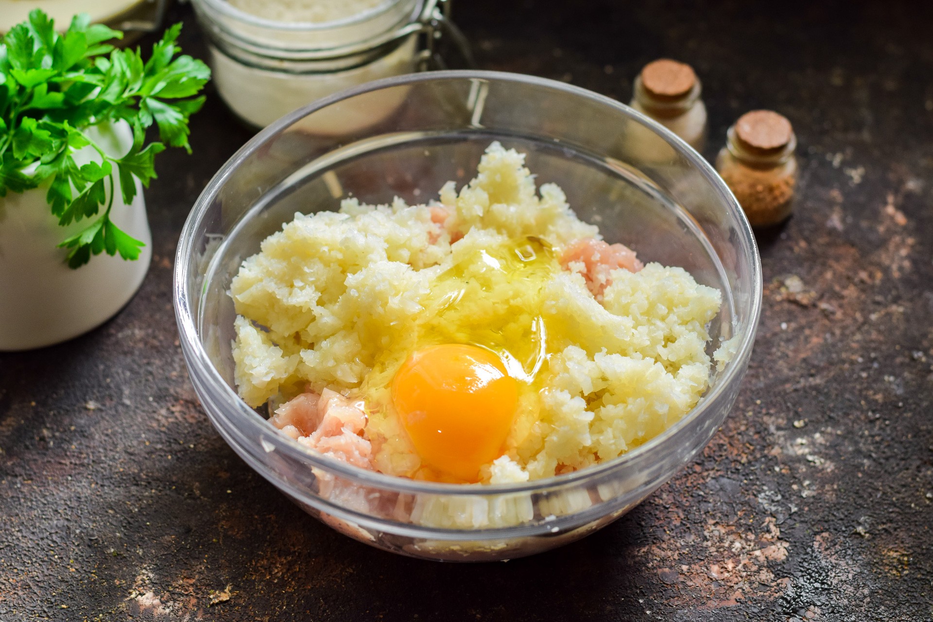 Шаг 4 приготовления Куриные котлеты с цветной капустой и сыром