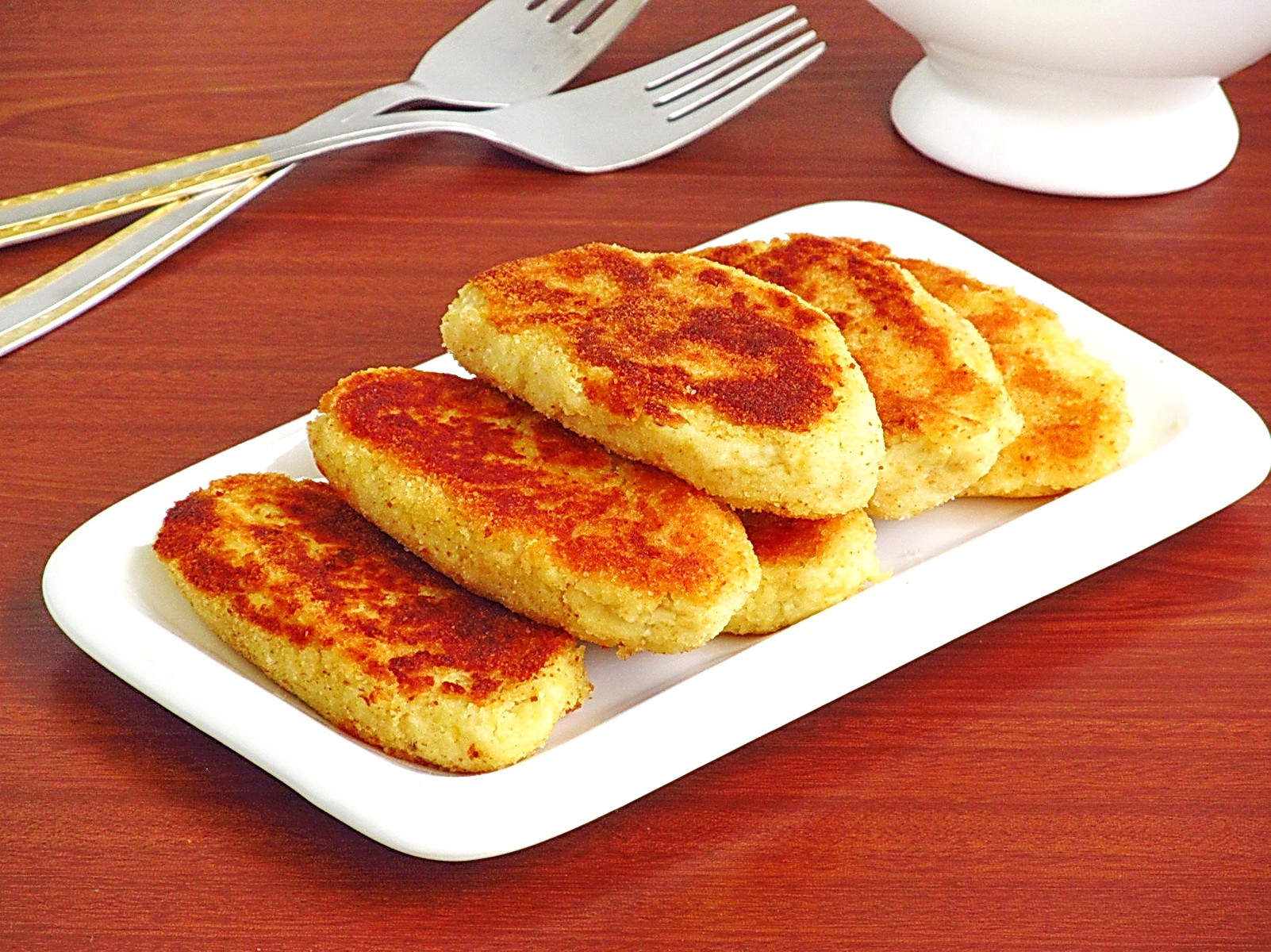 Обложка рецепта Картофельно-куриные котлеты из отварного мяса