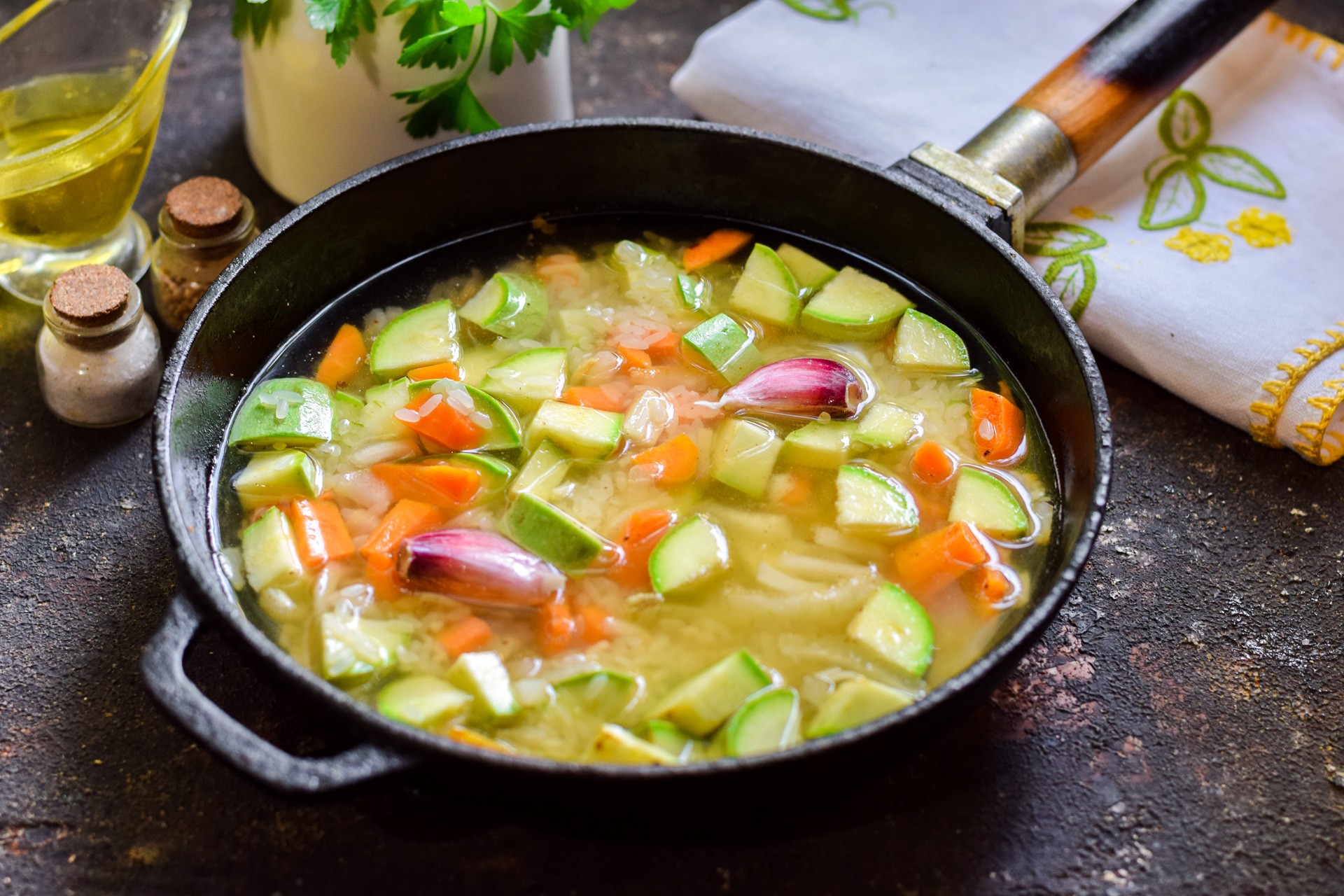 Шаг 5 приготовления Овощной плов с кабачками
