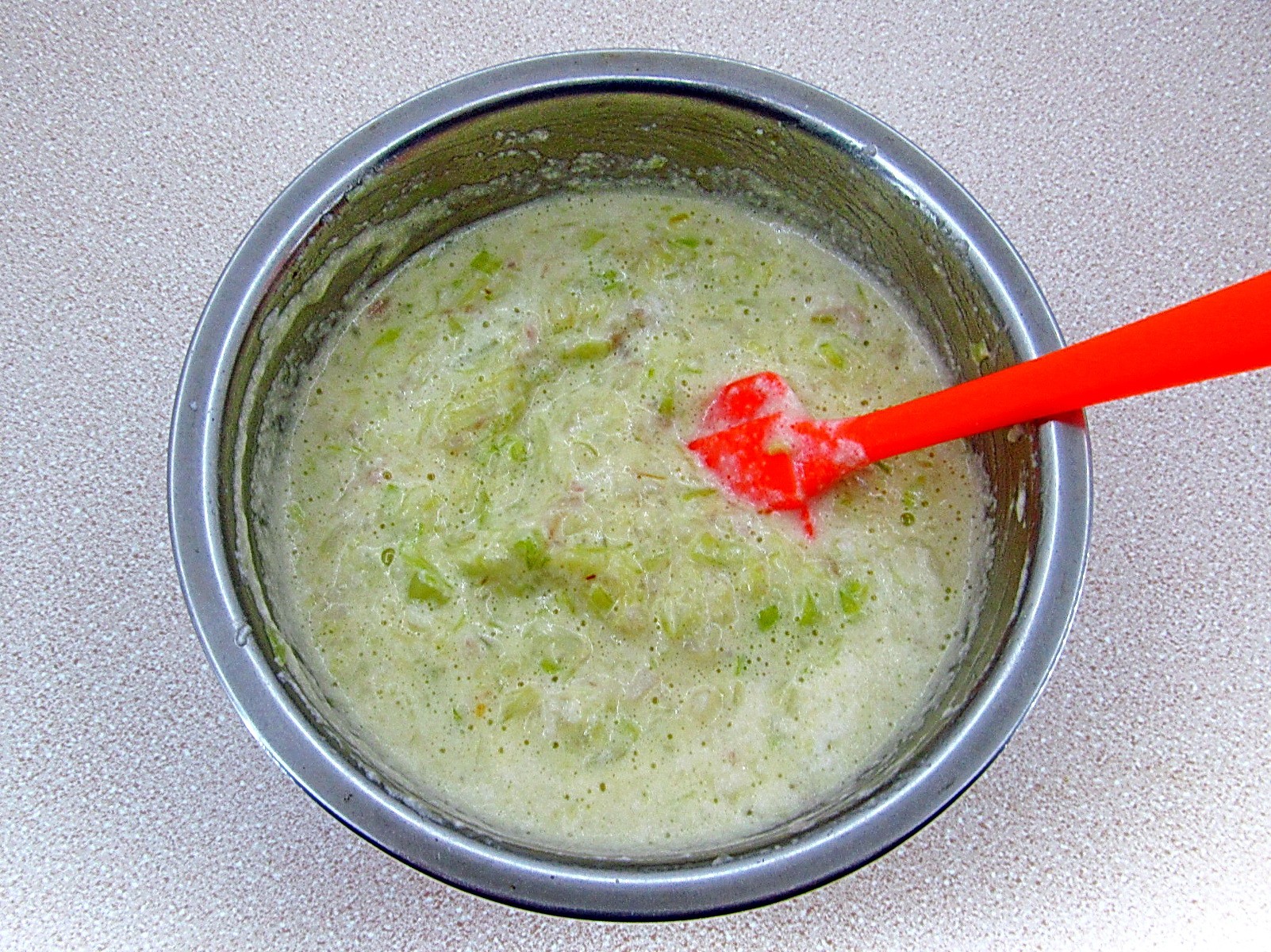 Шаг 13 приготовления Оладьи из капусты с кальмарами