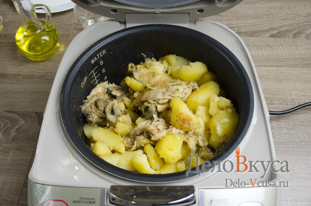 Шаг 9 приготовления Курица с картошкой в мультиварке