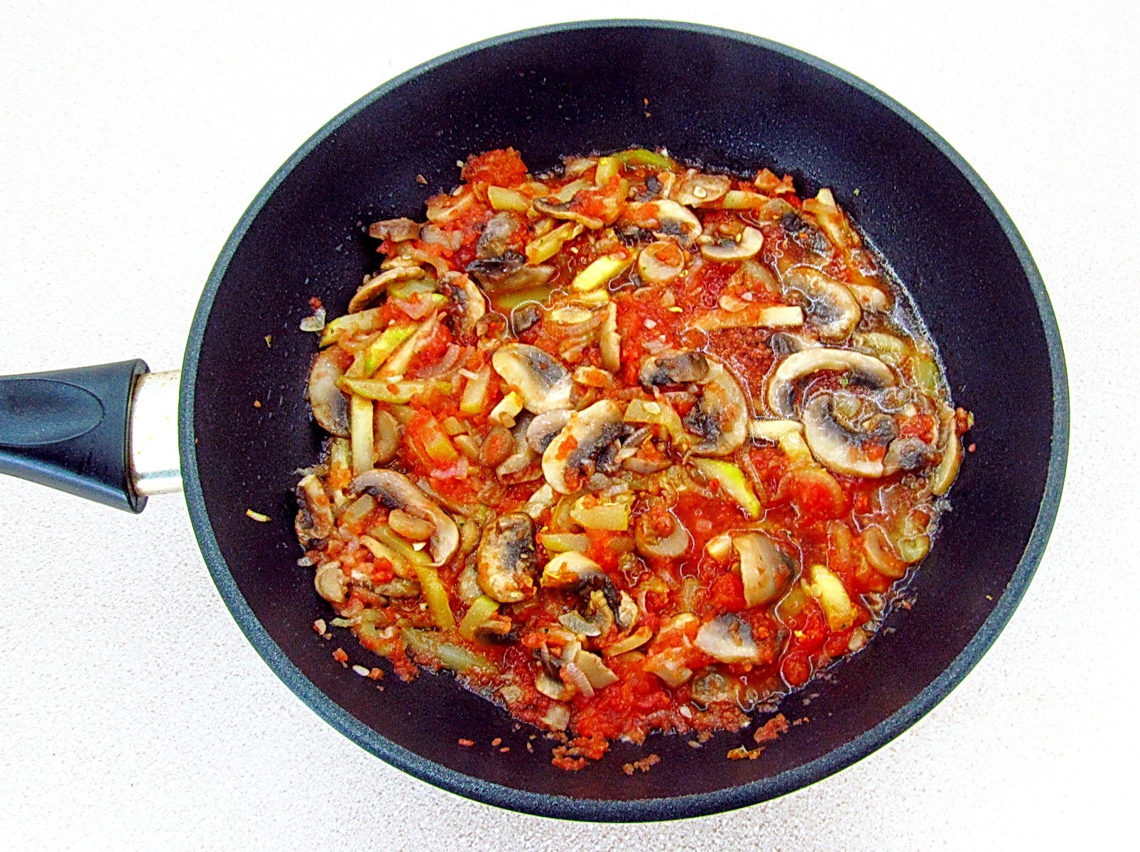 Шаг 11 приготовления Макароны с кабачками и шампиньонами