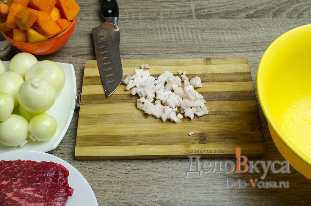 Шаг 10 приготовления Манты с мясом и тыквой в мультиварке